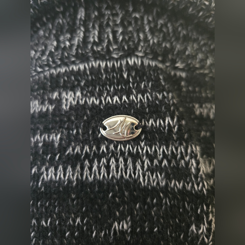 Women's Black‎ and Gray Sweater Poncho - Picture 6 of 6